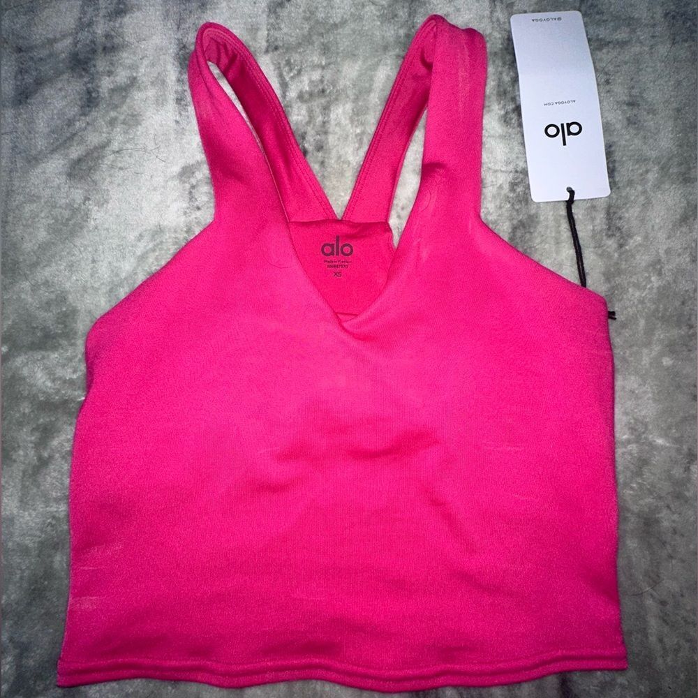 ALO || NWTs Real Bra Tank Crop Top Size XS in Lipstick Red